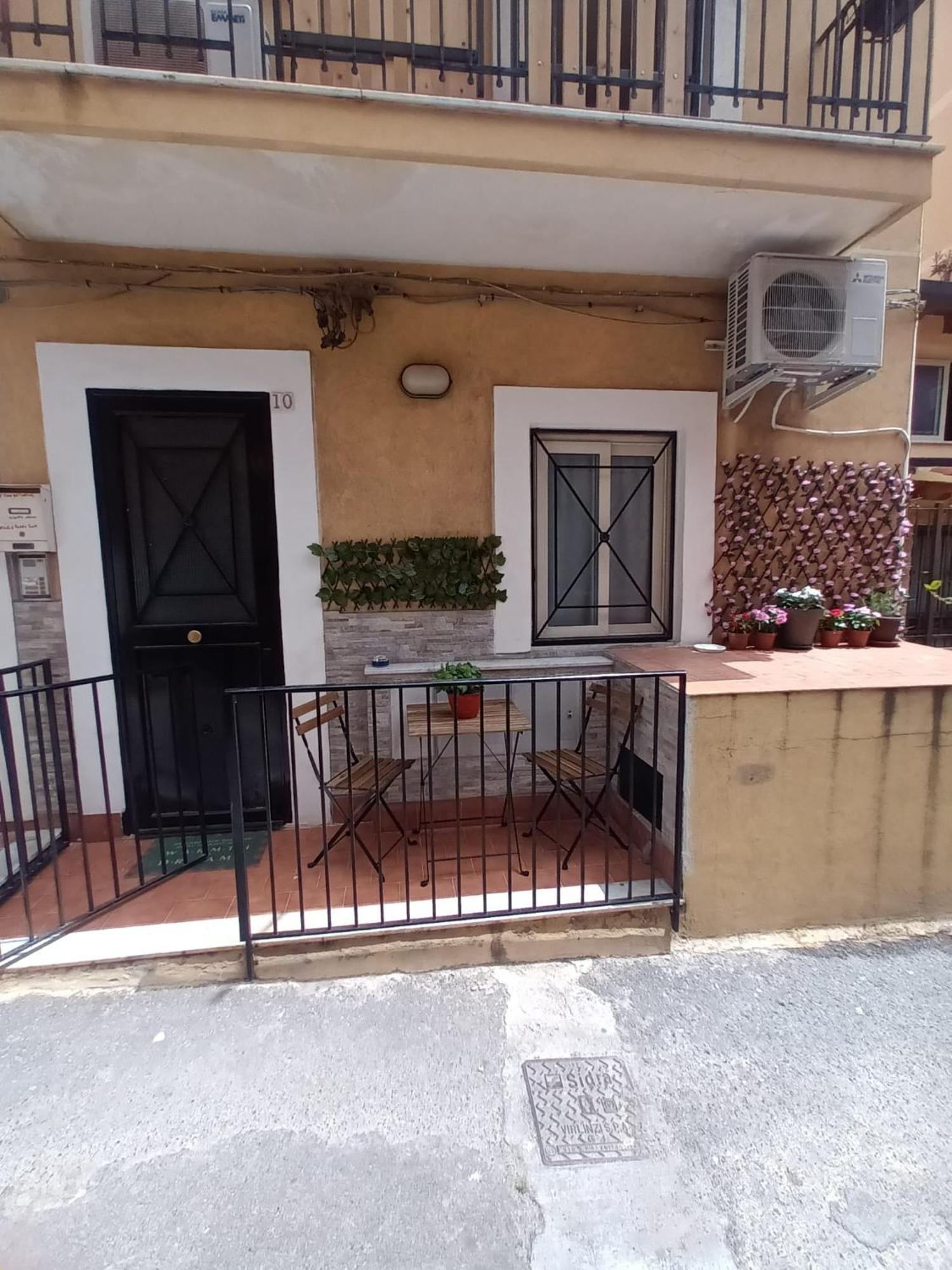 Le Case Del Cortile Catânia Exterior foto